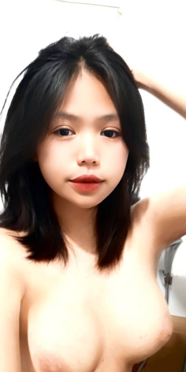 Nhấp lồn em đồng nghiệp chân dài